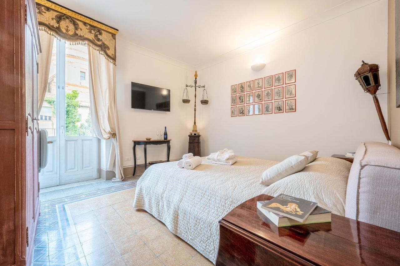 Casa Modica - Luxury Rooms Noto Buitenkant foto