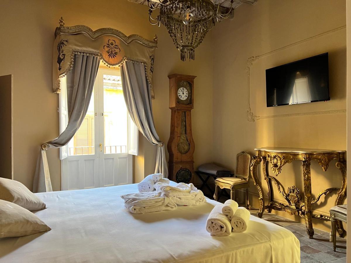 Casa Modica - Luxury Rooms Noto Buitenkant foto